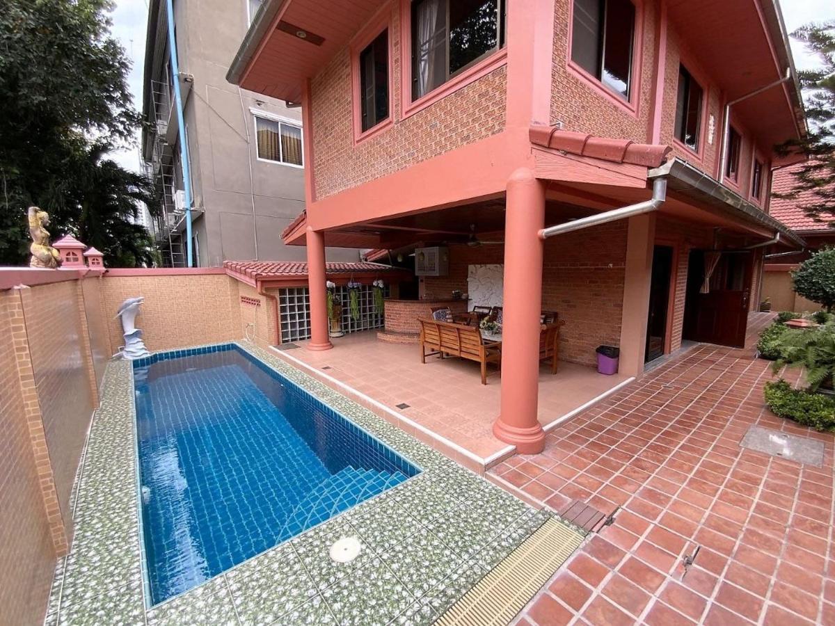Wisma tamu Magadan Pattaya